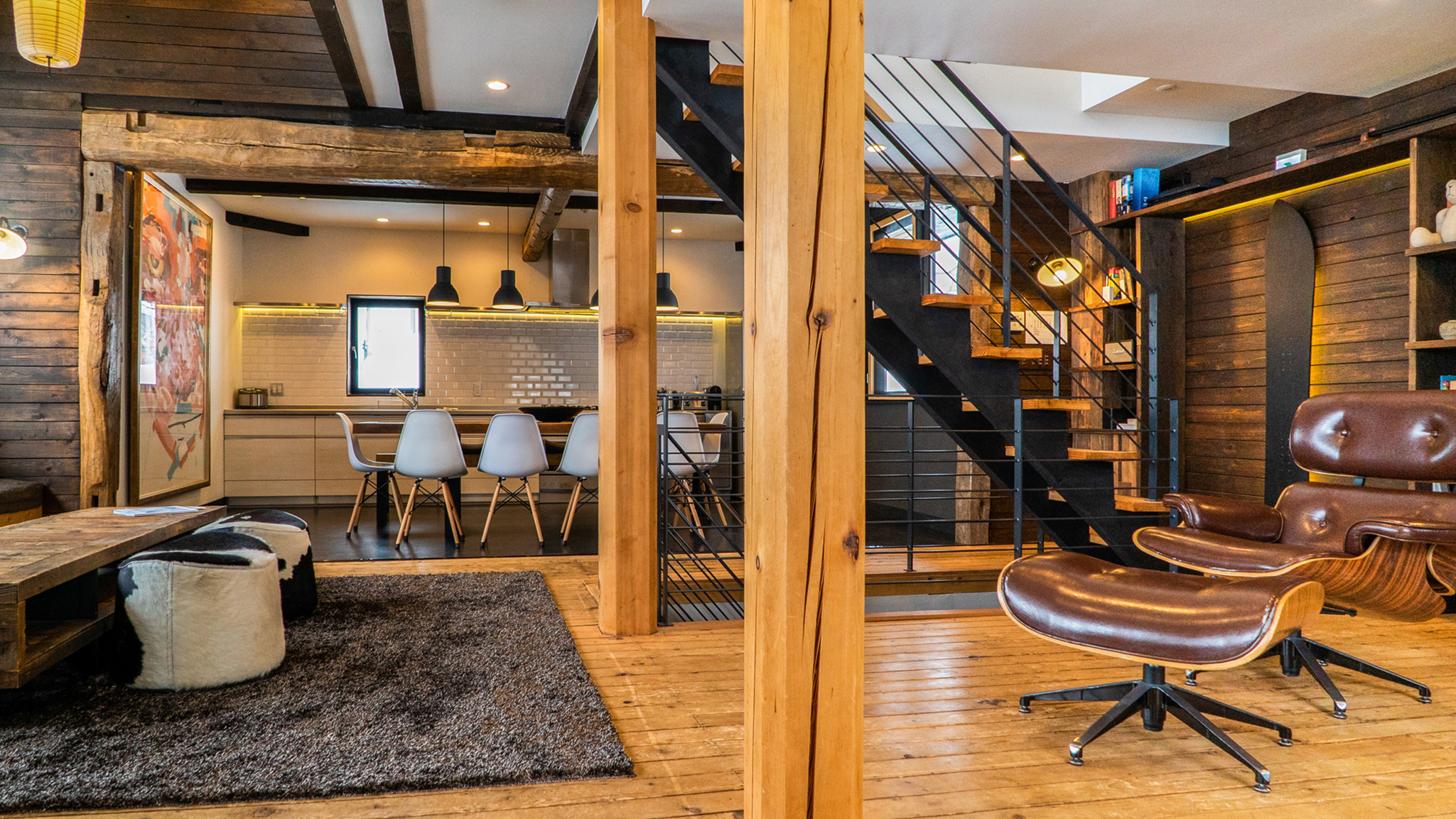 Momiji Lodge - Warm Wooden Interiors Momiji Lodge - Warm Wooden Interiors